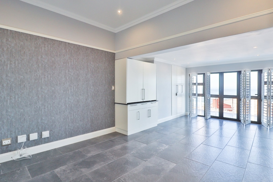 8 Bedroom Property for Sale in Reebok Western Cape